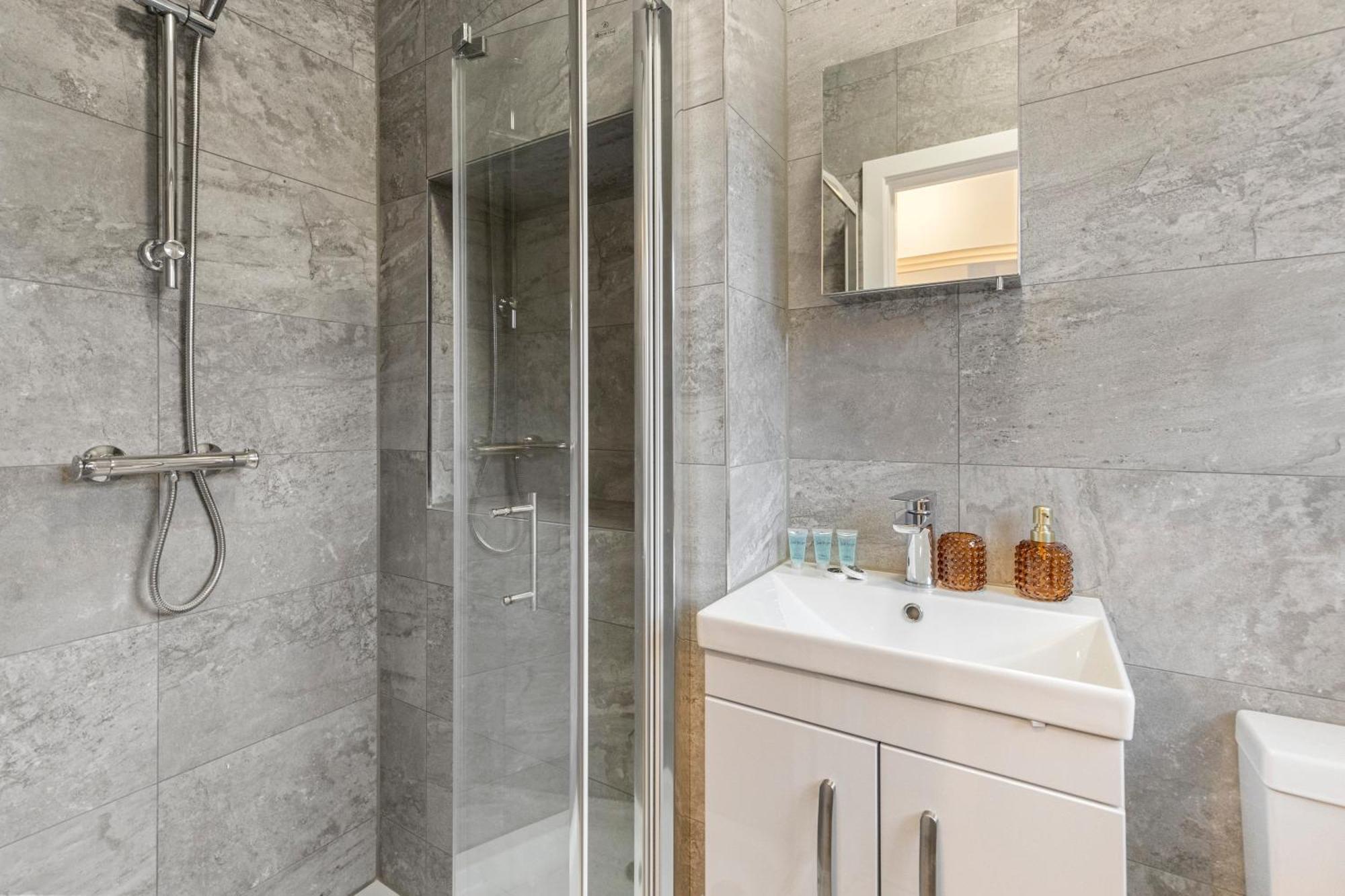 Apartament Beautiful-Cosy-King Sized Bed Flat 3 Min Walk To Tube Station Londyn Zewnętrze zdjęcie